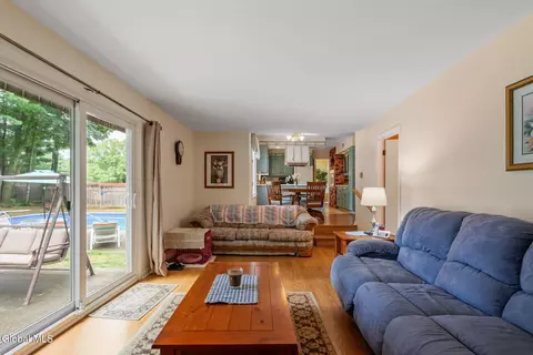 Living - 344 Dolan Dr, Schenectady, NY 12306 photo 6 of 10