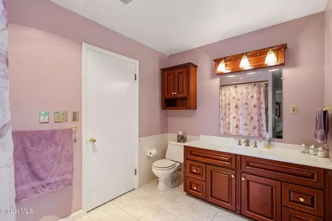 Bath - 344 Dolan Dr, Schenectady, NY 12306 photo 6 of 8