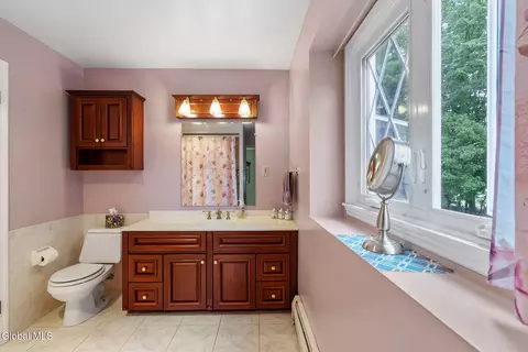 Bath - 344 Dolan Dr, Schenectady, NY 12306 photo 7 of 8