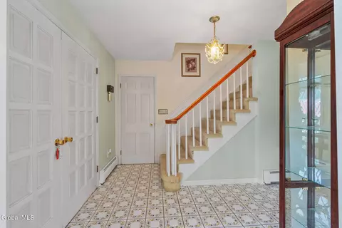 Entry Way - 344 Dolan Dr, Schenectady, NY 12306 photo 2 of 6