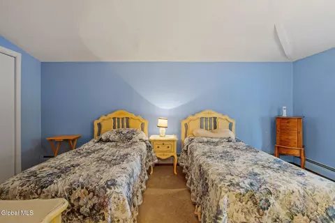 Bedroom - 344 Dolan Dr, Schenectady, NY 12306 photo 12 of 13