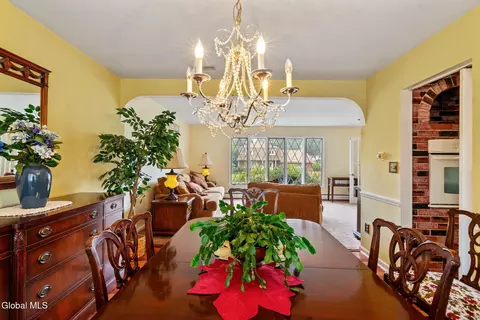 Dining - 344 Dolan Dr, Schenectady, NY 12306 photo 4 of 8