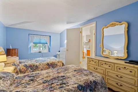 Bedroom - 344 Dolan Dr, Schenectady, NY 12306 photo 10 of 13
