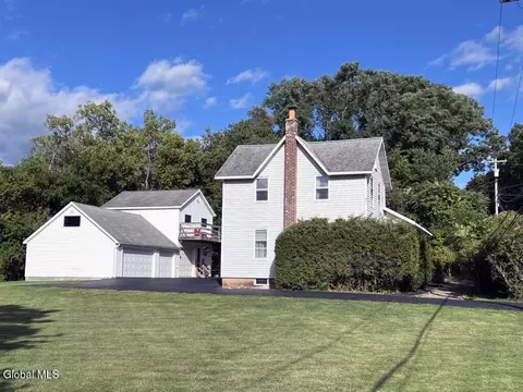 847 Maple Hill Rd, Castleton On Hudson, NY 12033