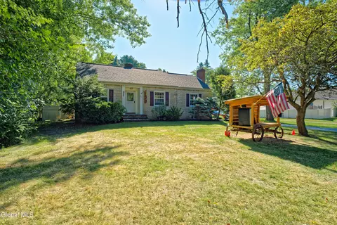 658 Route 9w, Glenmont, NY 12077
