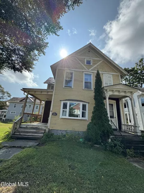 16 Grove Ave, Glens Falls, NY 12801