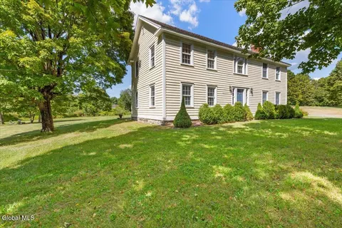 413 Mcclellan Rd, Nassau, NY 12123