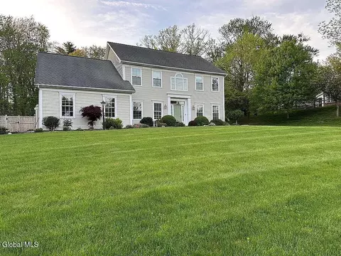33 Western Ave, Delmar, NY 12054