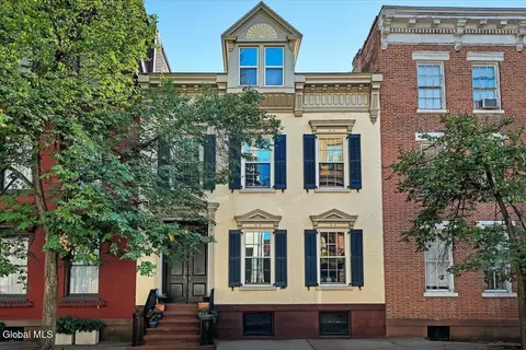 62 2nd St, Troy, NY 12180