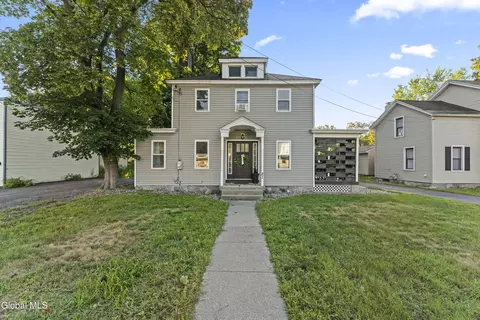 21 Saratoga Ave, South Glens Falls, NY 12803