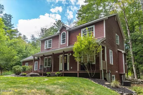 38 Thunderbird Rd, Queensbury, NY 12804