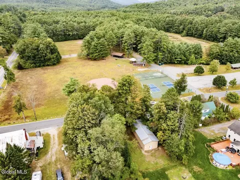 10 Maple St, Hadley, NY 12835