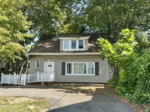 809 Park Ave, Albany, NY 12208