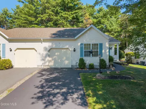 41 Old Mill Ln, Queensbury, NY 12804