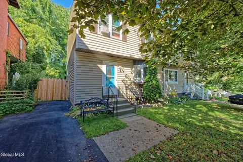 18 Hamilton Pl # A, Cohoes, NY 12047