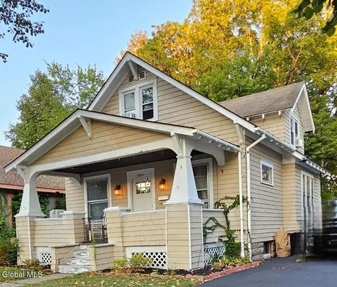 1304 Baker Ave, Schenectady, NY 12309