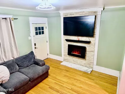 1304 Baker Ave, Schenectady, NY 12309 photo 12