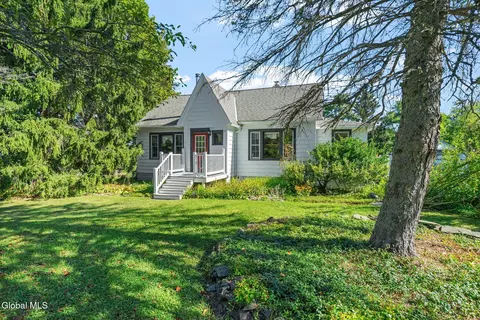 930 Sacandaga Rd, Glenville, NY 12302