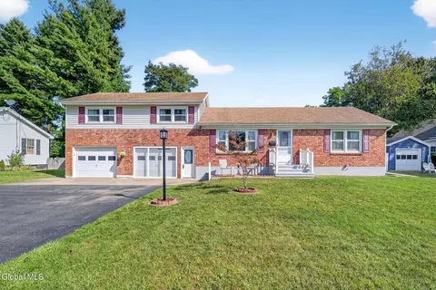 161 Dahlia St, Schenectady, NY 12306