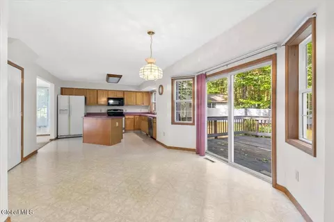 230 Drummond Dr, Ballston Spa, NY 12020 photo 11