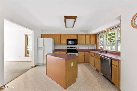 230 Drummond Dr, Ballston Spa, NY 12020 photo 6
