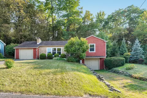 2430 Jaffrey St, Niskayuna, NY 12309