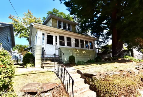 247 Robinson St, Schenectady, NY 12304