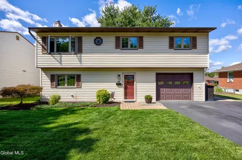 89 Mountain View Ave, Rensselaer, NY 12144
