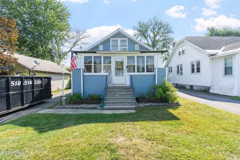 1013 Beverly St, Schenectady, NY 12306