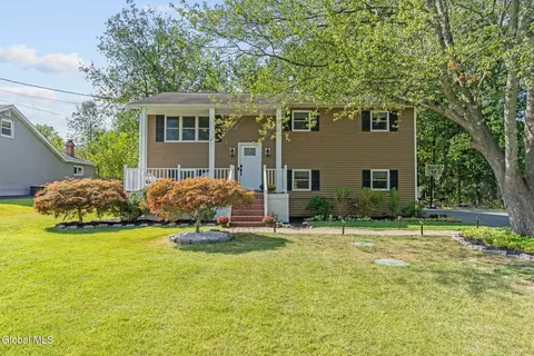 19 S Westcott Rd, Schenectady, NY 12306