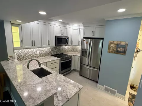 Kitchen - 3 Brigantine Dr, Waterford, NY 12188 photo 2 of 4