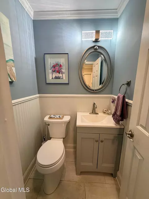 Bath - 3 Brigantine Dr, Waterford, NY 12188 photo 1 of 5