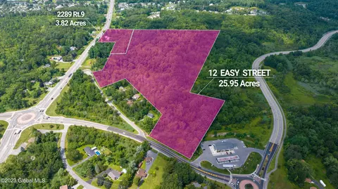12 Easy St, Mechanicville, NY 12118