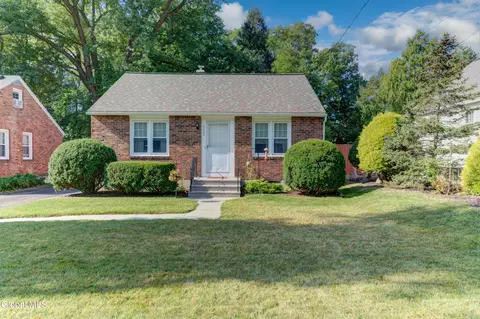 2402 Curry Rd, Schenectady, NY 12303