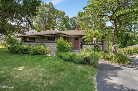 141 Orchard St, Delmar, NY 12054