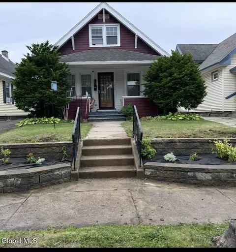 1522 Schuyler St, Schenectady, NY 12303