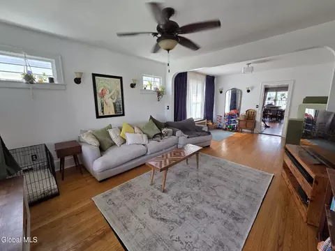 Living - 1522 Schuyler St, Schenectady, NY 12303 photo 1 of 2