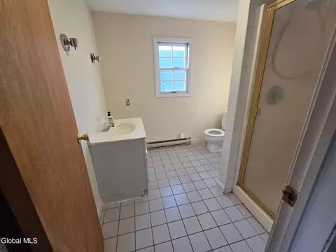 Bath - 1522 Schuyler St, Schenectady, NY 12303 photo 2 of 2