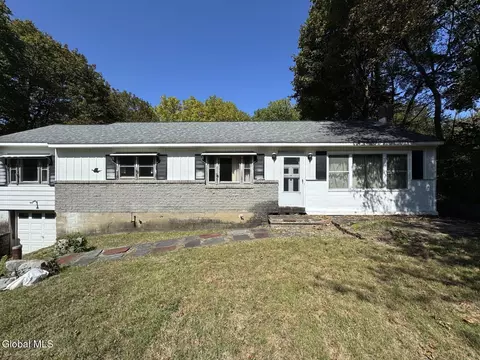 23 Brickyard Rd, Troy, NY 12182