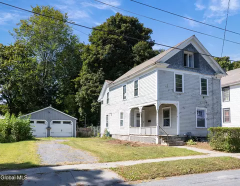 20 Walnut St, Glens Falls, NY 12801