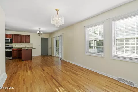 3944 Becker St, Schenectady, NY 12304 photo 9