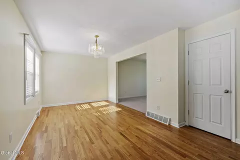 3944 Becker St, Schenectady, NY 12304 photo 6