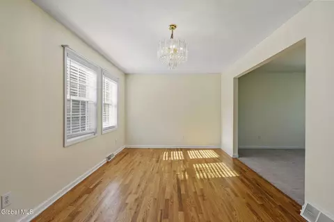 3944 Becker St, Schenectady, NY 12304 photo 5