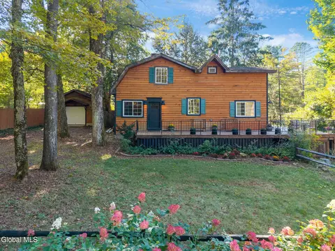 5623 Lake Rd, Galway, NY 12074
