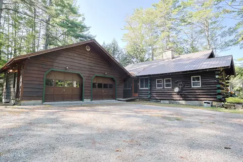 307 Stone Bridge Rd, Pottersville, NY 12860