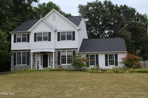 17 Bayberry Dr, Malta, NY 12020
