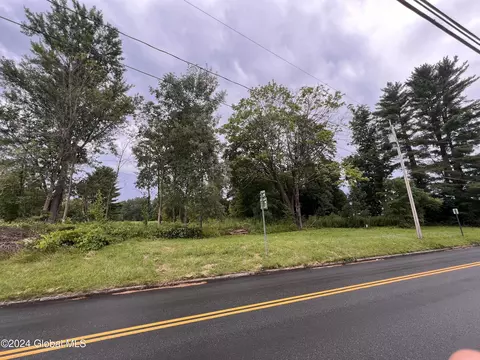 140 E State St, Johnstown, NY 12095