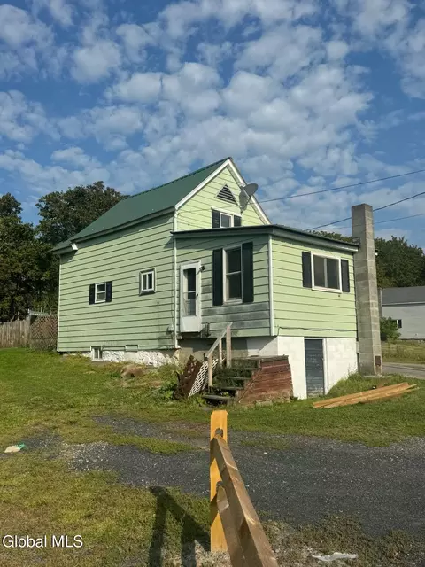 37 12 West St, Whitehall, NY 12887