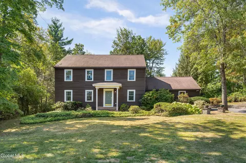 2450 York Seat Rd, Niskayuna, NY 12309