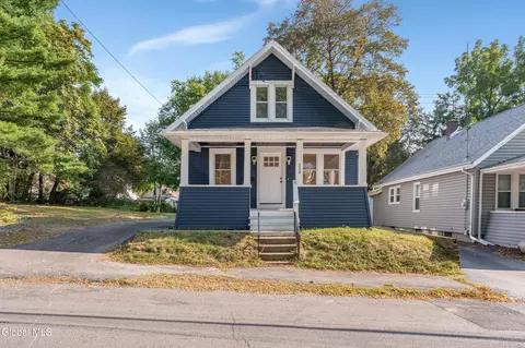 338 Abbottsford Rd, Schenectady, NY 12304